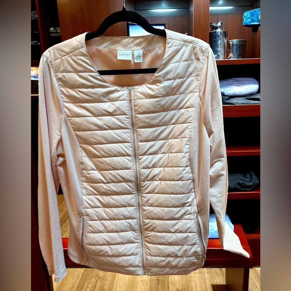 Zenergy By Chico’s  Blush / Peach Quilted Jacket with pockets. Size 2= US Large